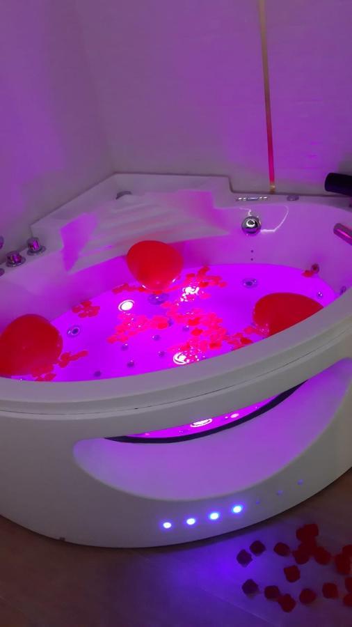 Nid D'Amour Baignoire/Jacuzzi Nice Luaran gambar